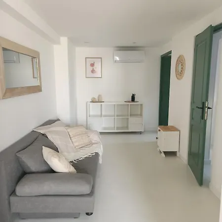 F2 Neuf Piscine Poussan