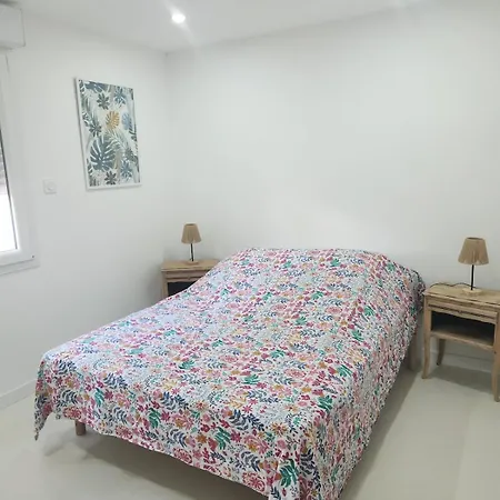 Apartmán F2 Neuf Piscine Poussan